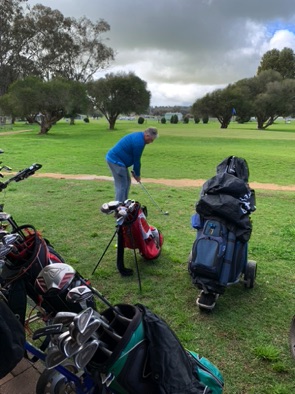 Canowindra GC - Richard getting in some practise!